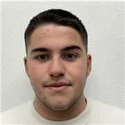 Soy un estudiante de laboratorio con 1 año de experiencia en el cuidado de niños/as con muchas ganas de enseñar a los pequeños!